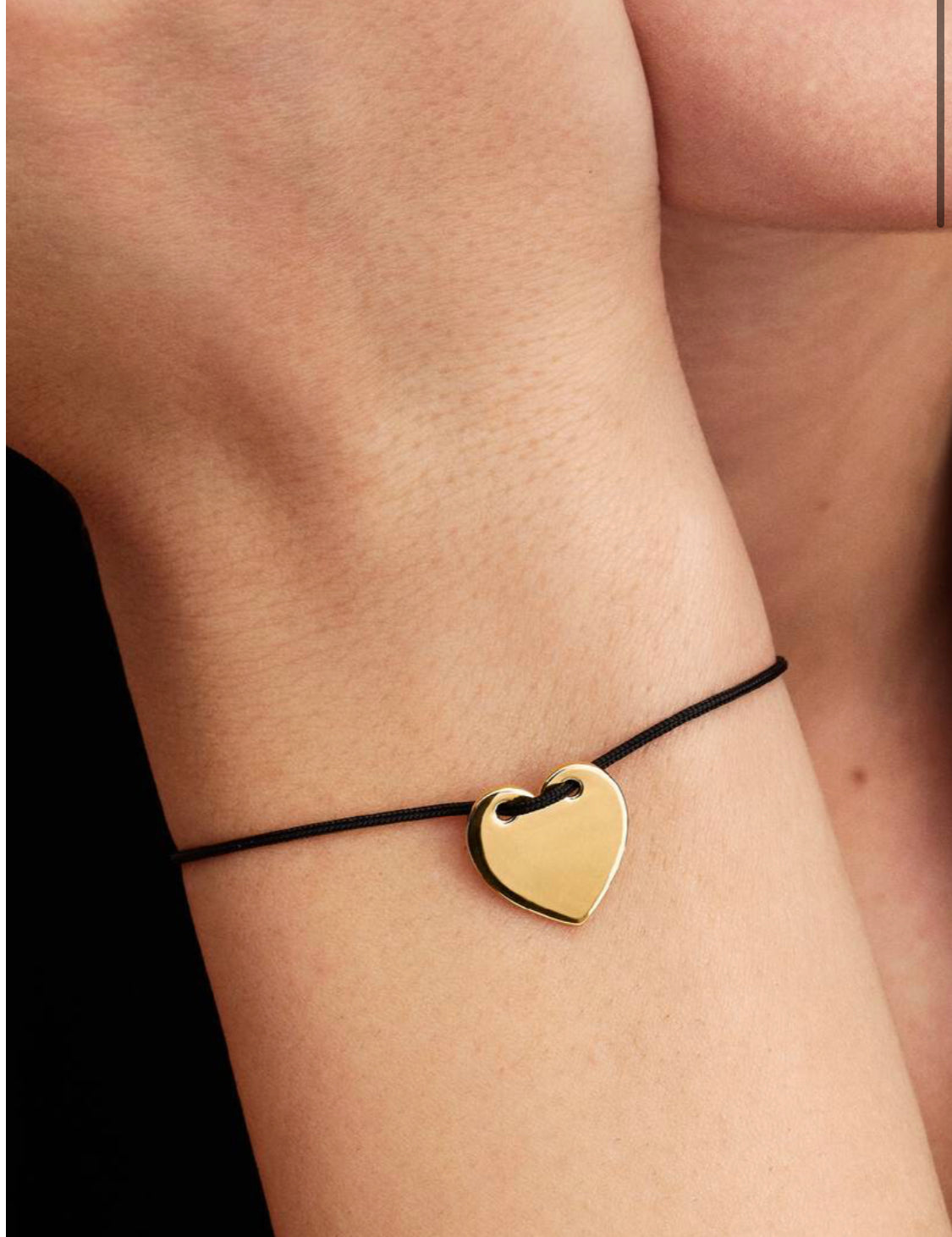 Bracciale Regolabile Cordino Nero con Cuore da incidere
Finitura in Oro Pandora 564420C01