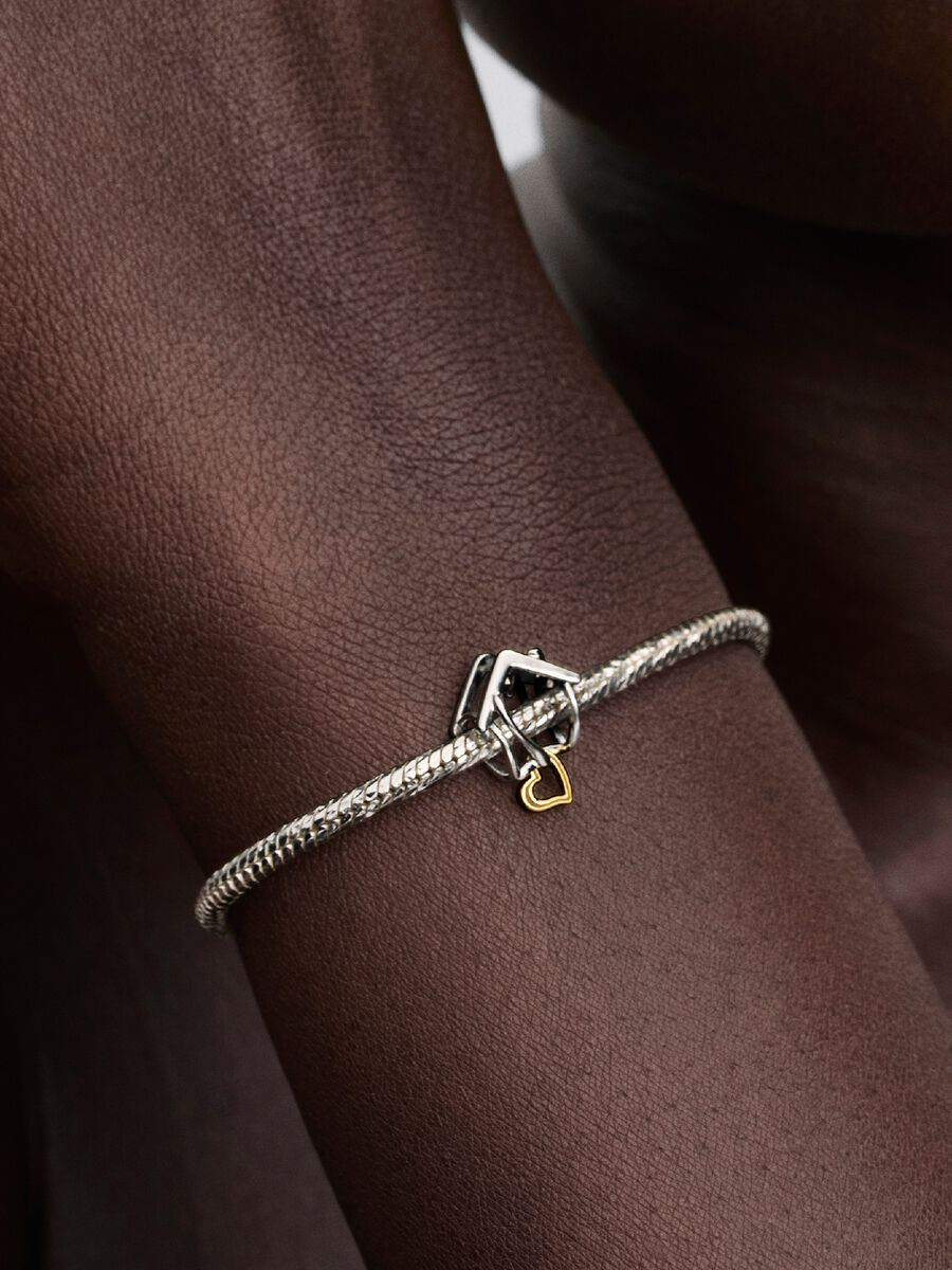 Charm Openwork Casa "With You I'm Home" Argento Sterling 925, Placcatura in Oro 14k Pandora 764145C00