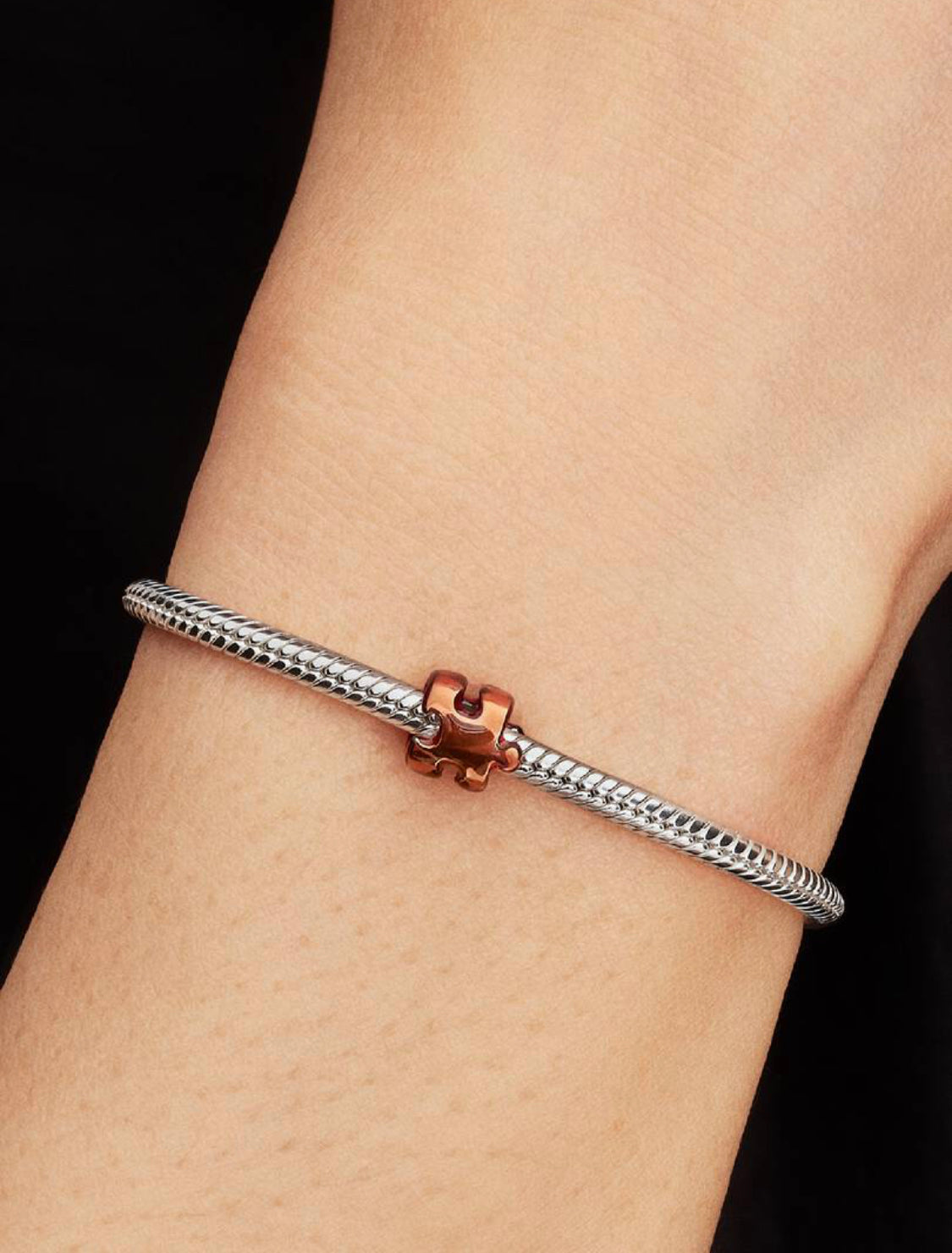 Mini Charm Puzzle effetto metallico arancione Pandora 794816C01