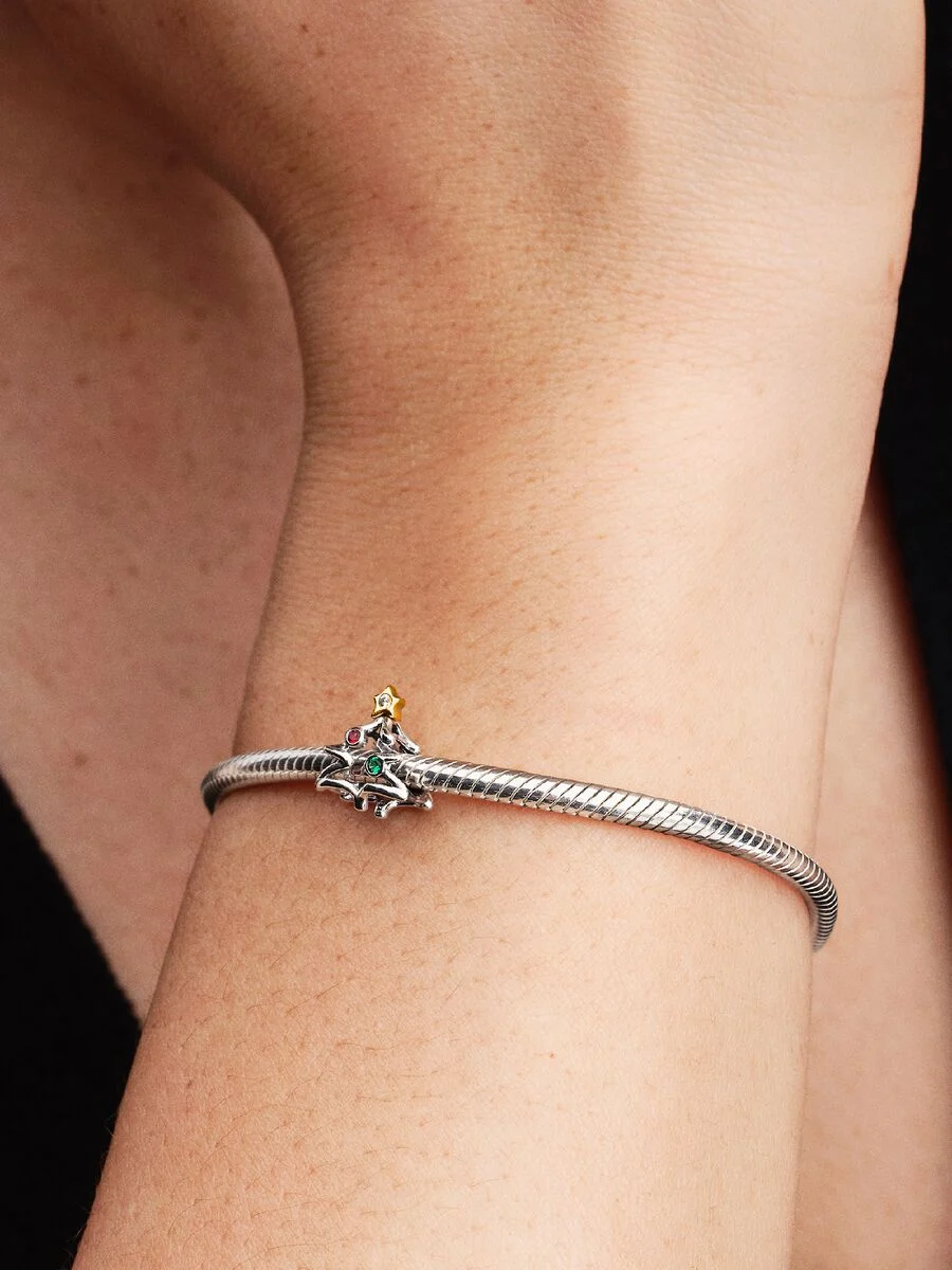 Charm Openwork Albero di Natale Argento Sterling 925, Placcatura in Oro 14k Pandora 764248C01