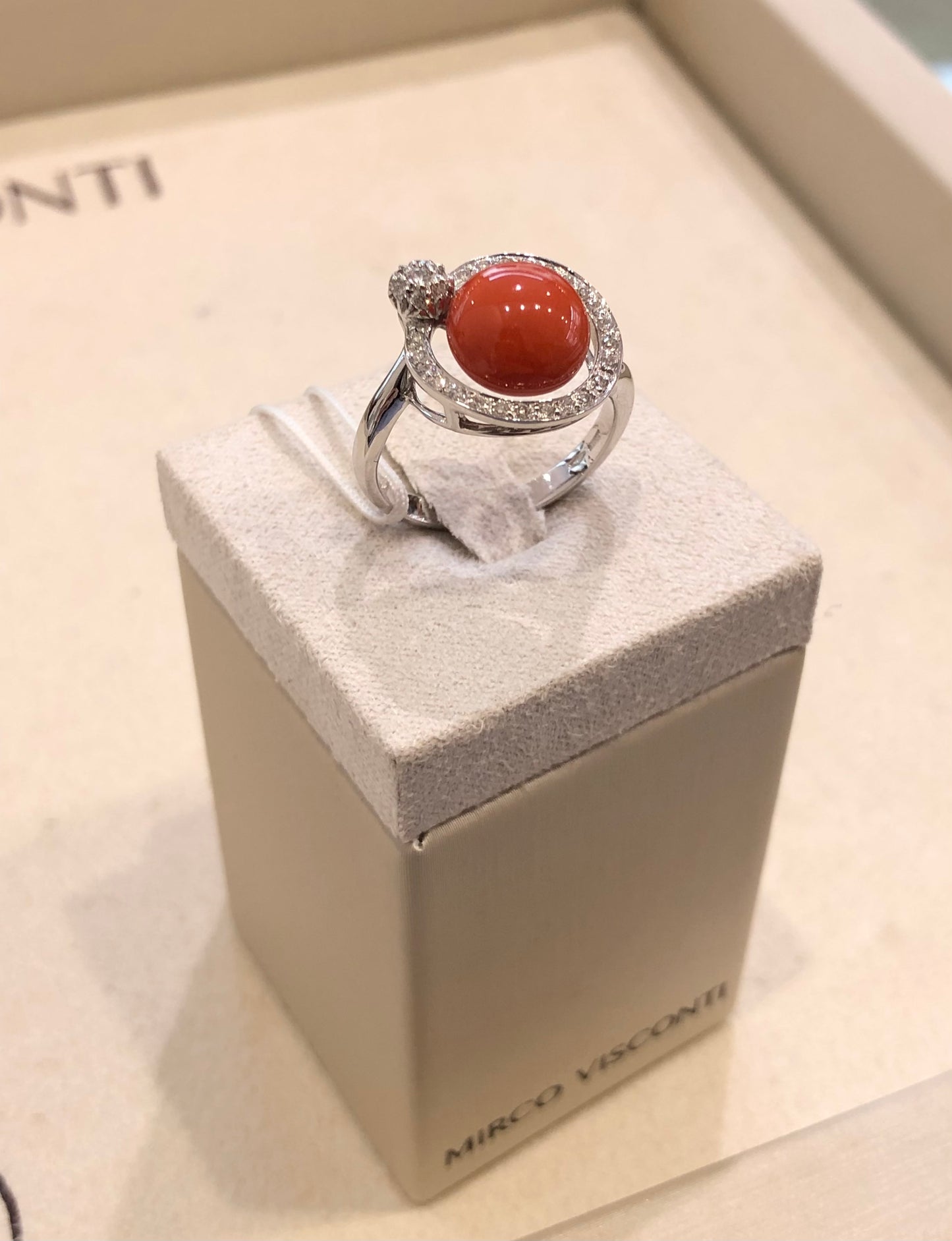 Anello con Corallo e Diamante in Oro Bianco Mirco Visconti AB0X