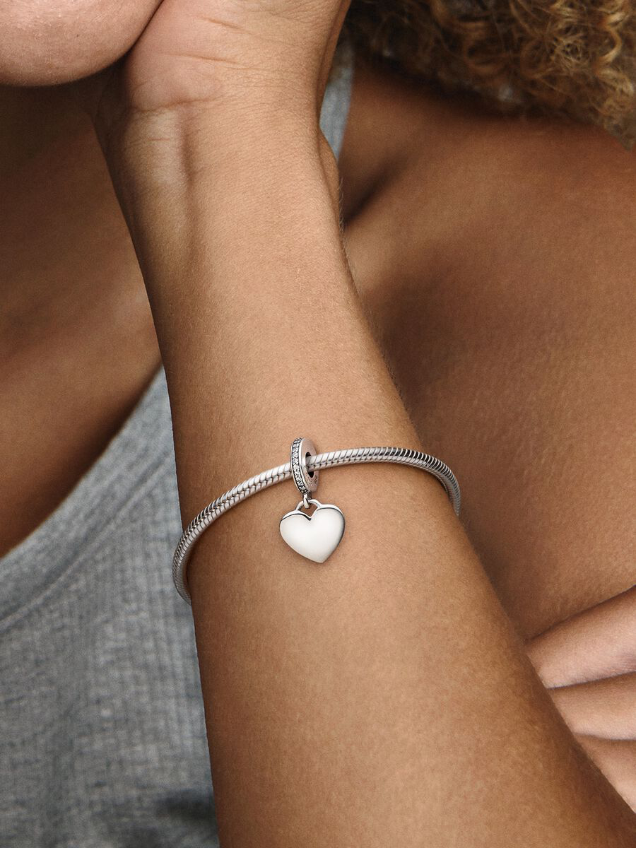 Charm Cuore Pendente da incidere
Argento Sterling 925 Pandora 798761C01