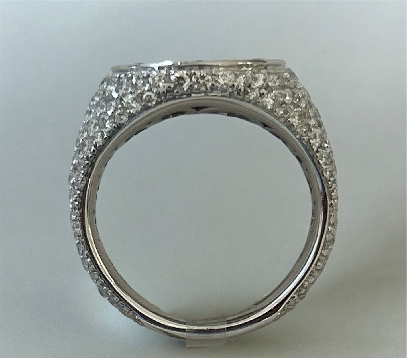 Anello Chevalier Pavé Oro Bianco E Diamanti Crivelli 234-5838