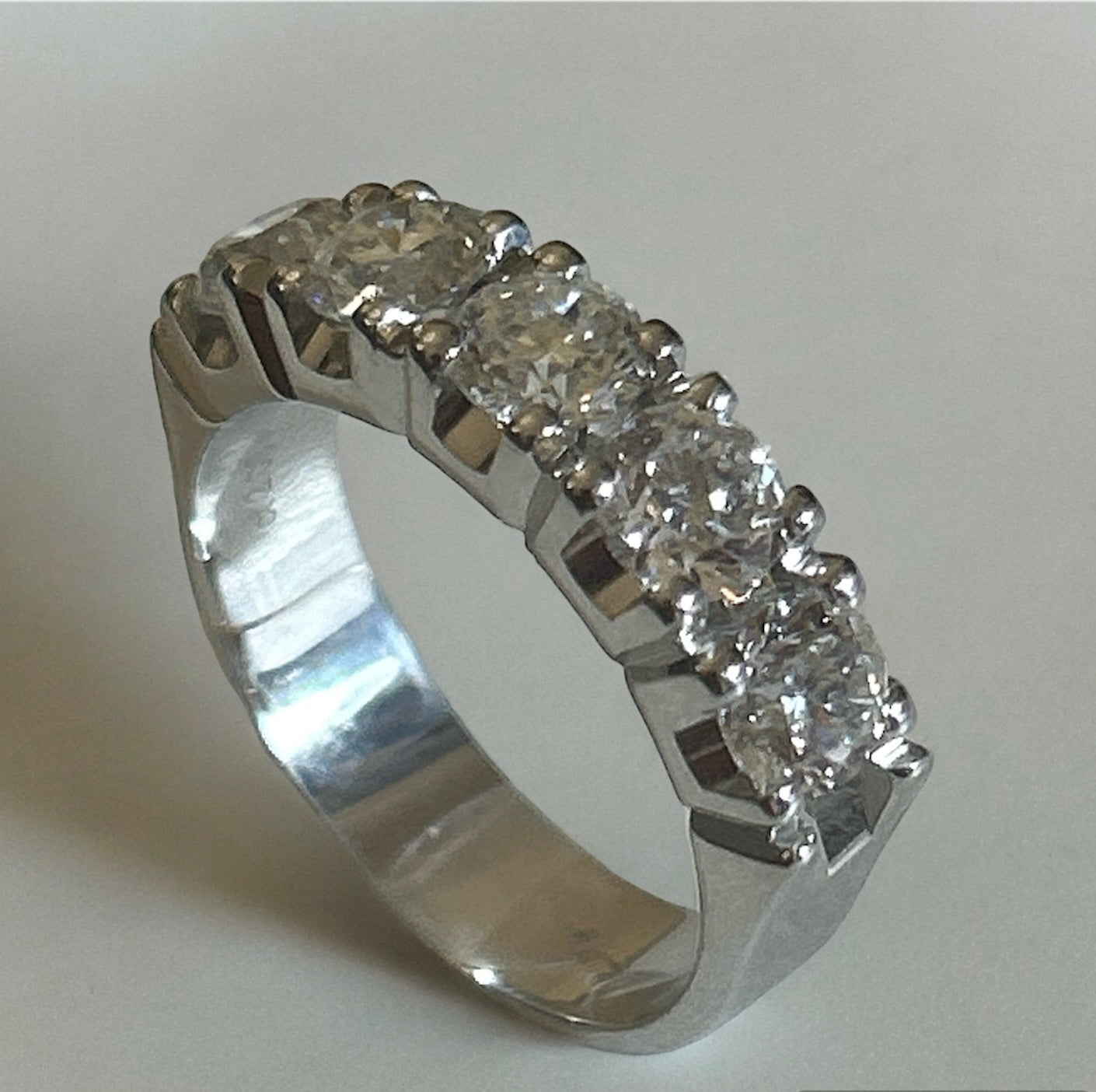 Veretta Ring 5 Stones 18 Kt White Gold Crivelli 106-1-540