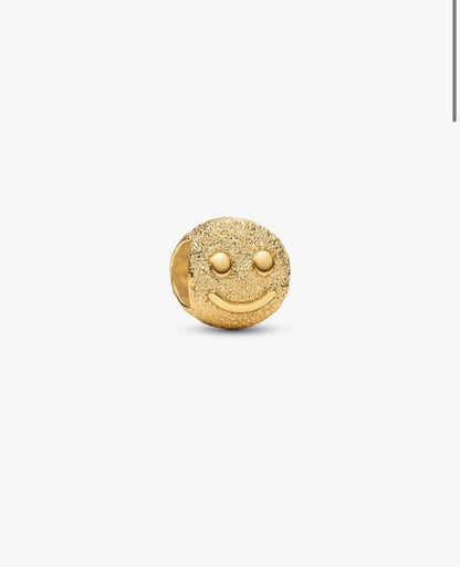 Mini Charm Smile effetto diamantato Finitura in Oro
Pandora 764526C00