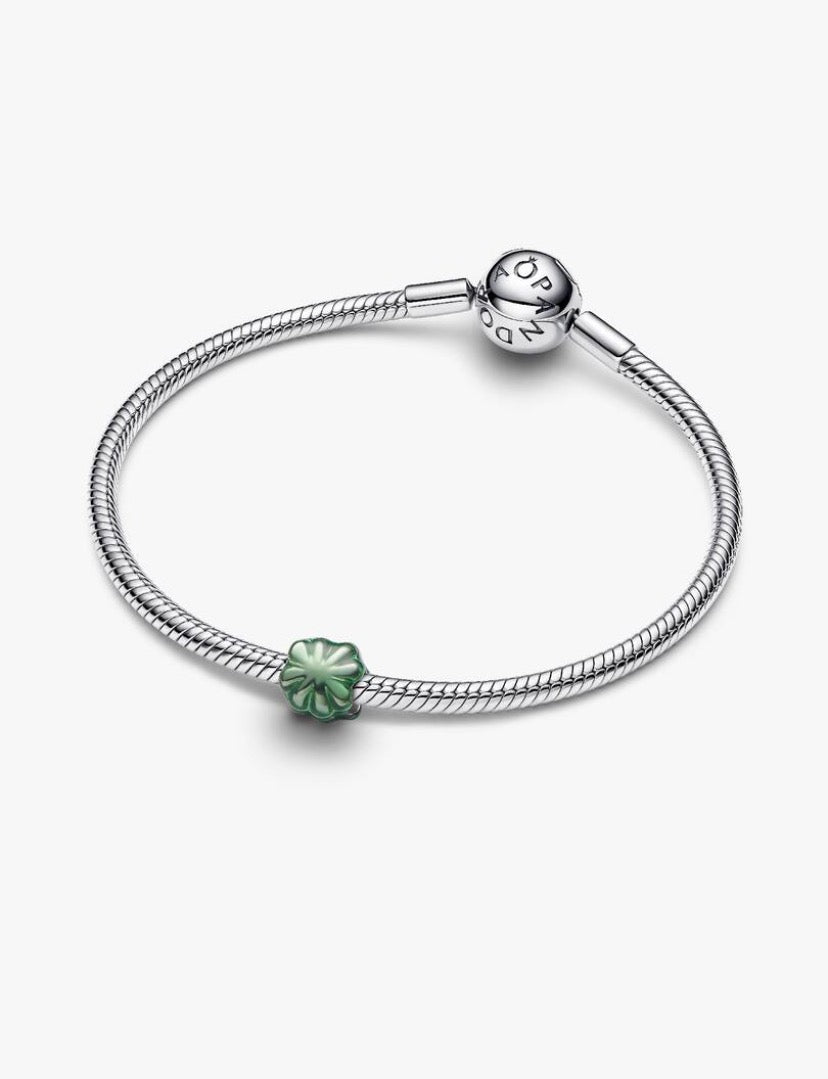 Mini Charm Quadrifoglio effetto metallico verde Pandora 794817C01