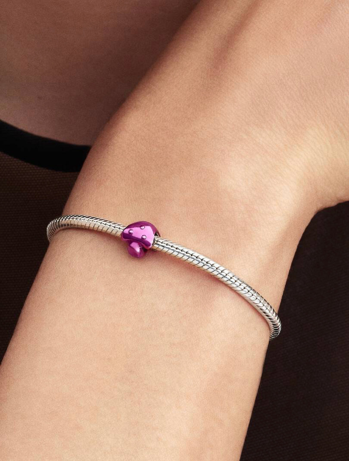 Mini Charm Fungo effetto metallico rosa Pandora 794906C01