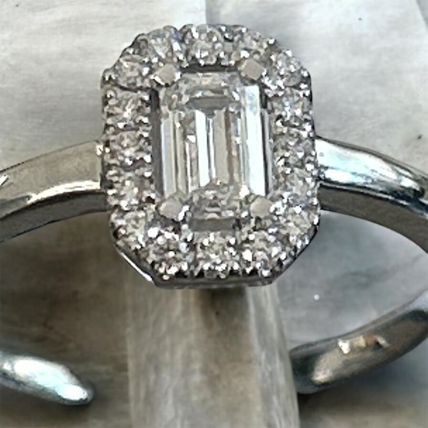 Anello Baguette Oro Bianco 18kt Crivelli 372-3645