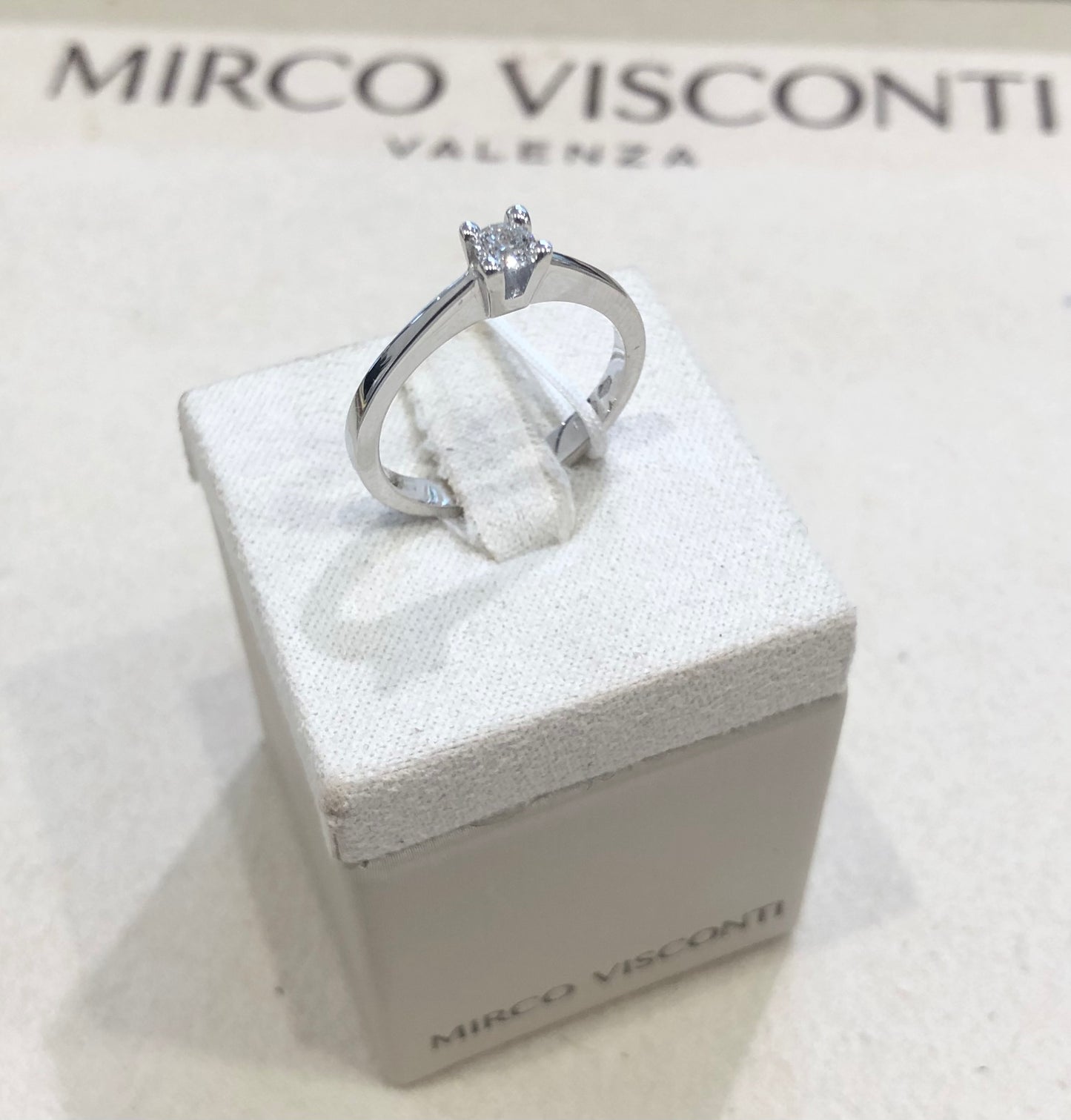 Anello Solitario con Diamante in Oro Bianco Mirco Visconti AL546/50