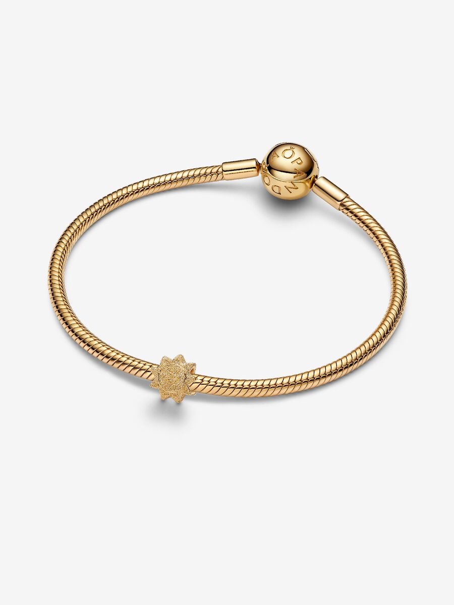 Mini Charm Sole effetto diamantato Placcatura in Oro 14k Pandora 764052C00