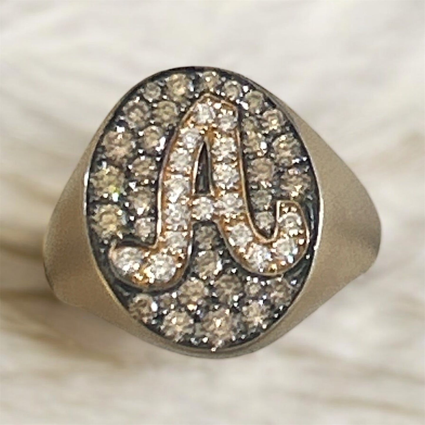 Anello Iniziale A Oro Rosa Satinato 18 kt E Diamanti Brown Crivelli 303-334-A