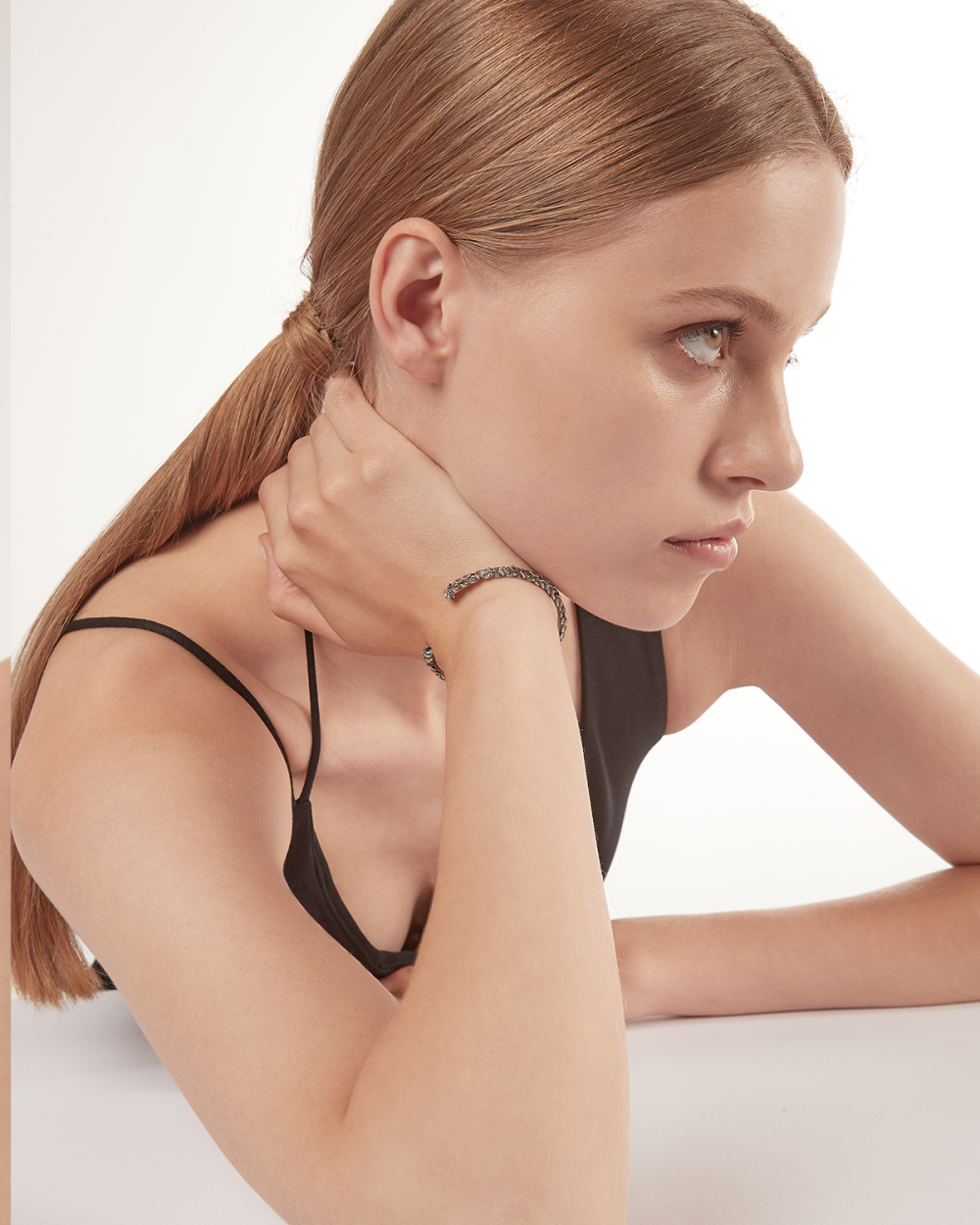 Bracciale Rigido Foglie con Brillante Verde Argento NOVE25 N25BRA00364