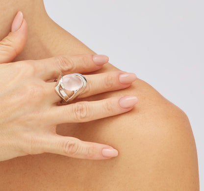 Collana Pianegonda Scripta con Fasce Asimmetriche Intrecciate e Quarzo Rosa PSC33