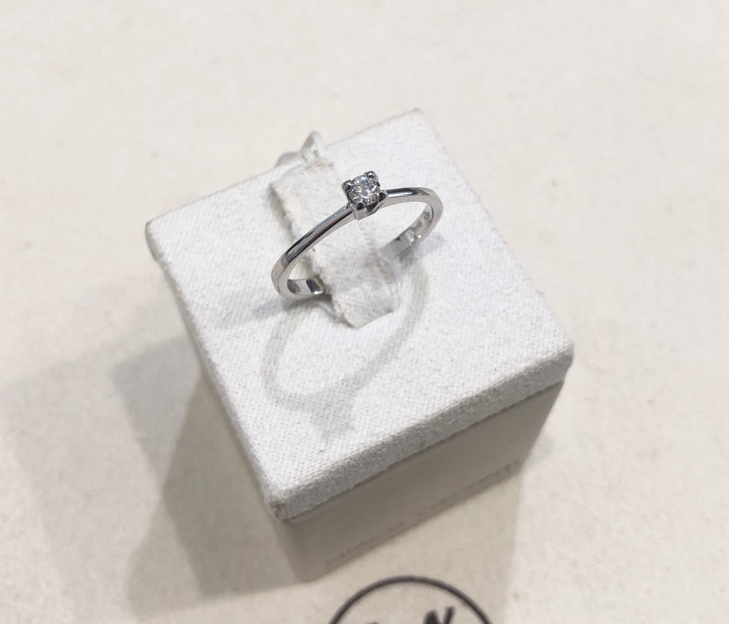 Anello Solitario con Diamante in Oro Bianco Mirco Visconti LF315/10