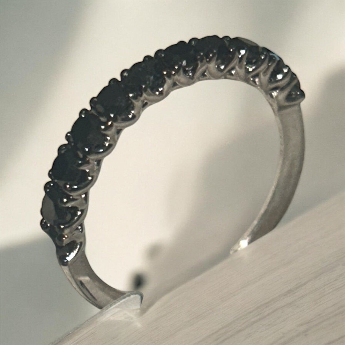 Anello Veretta Oro Bianco 18 kt E Diamanti Neri Crivelli 234-3491-7