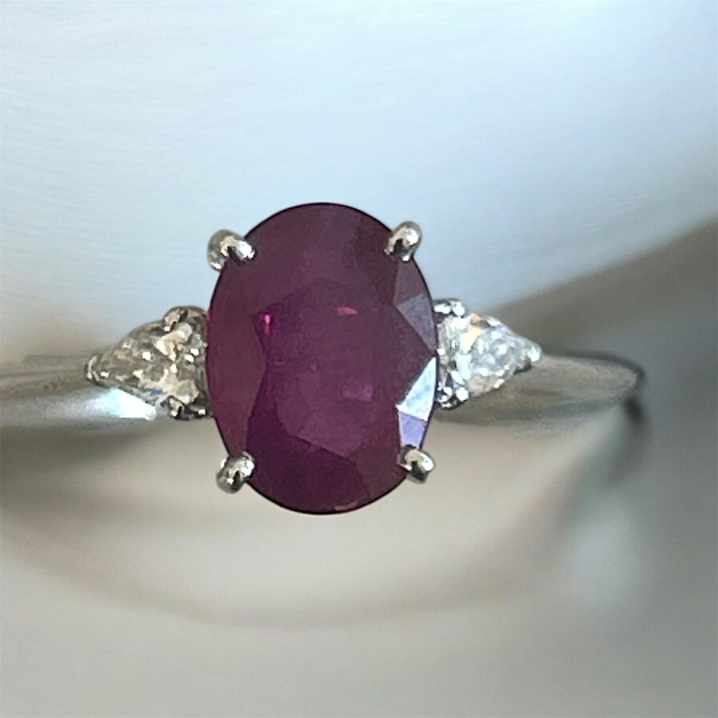 Anello Rubino Oro Bianco 18 Kt E Diamanti Crivelli 326-AN536-6-8