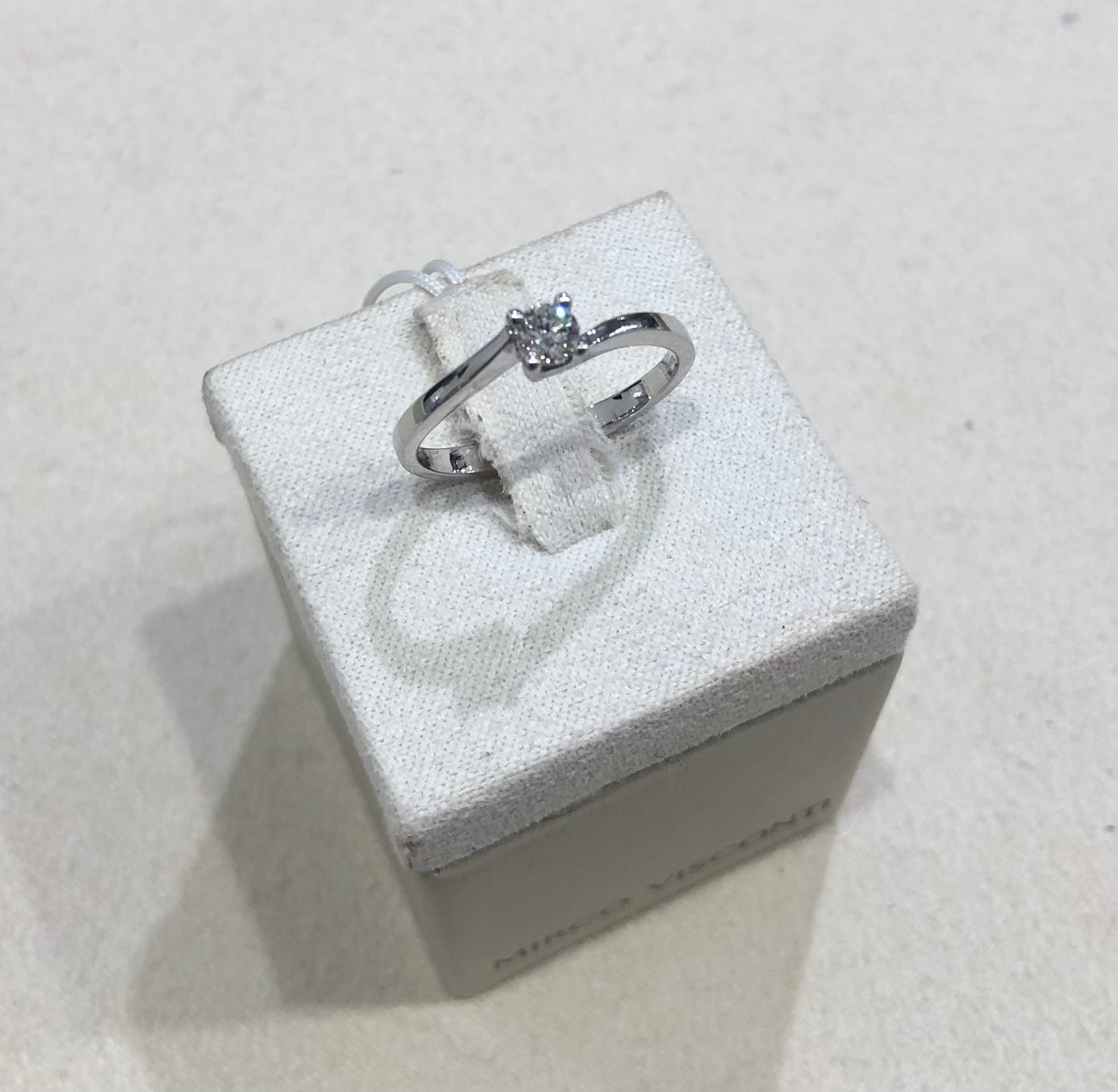 Anello Solitario con Diamante in Oro Bianco Mirco Visconti LF421/50