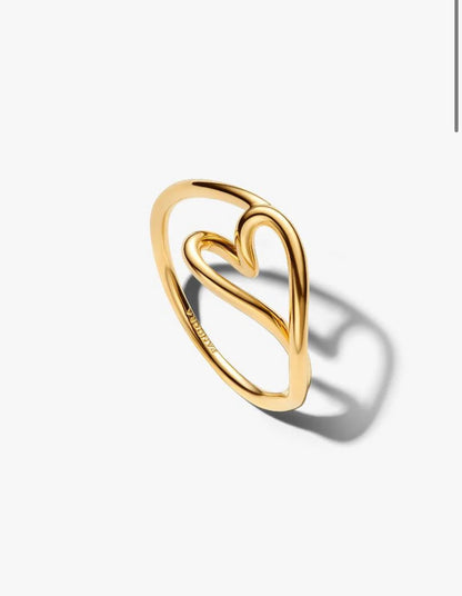 Anello Cuore Piccolo Linea Sinuosa Finitura in Oro Pandora 164361C00