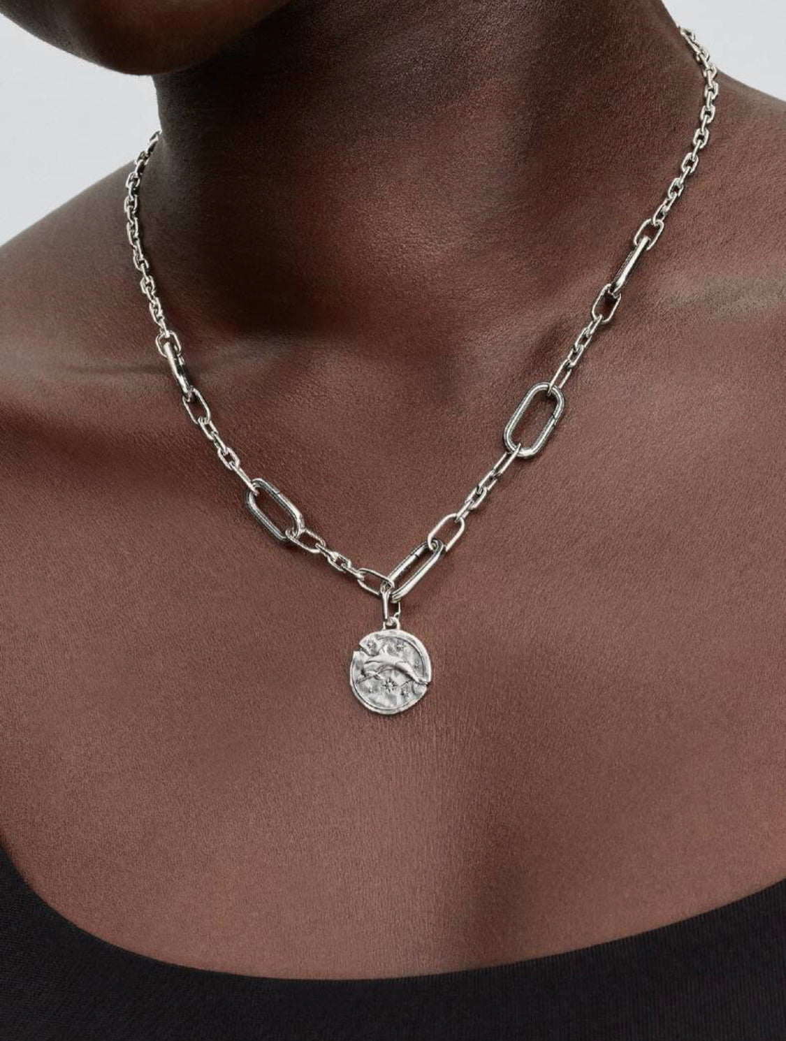 Charm Medallion Delfino "Audaces Fortuna Iuvat" Pandora 794807C01
