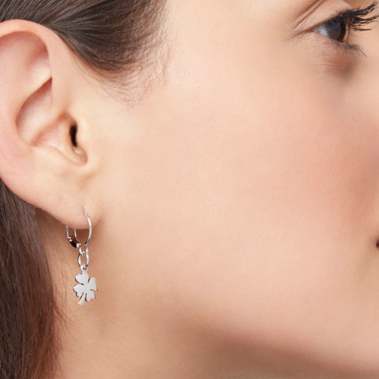 Hoop Essentials Earring in 18 Kt White Gold Dodo DHB4000_HOOPS_000OB