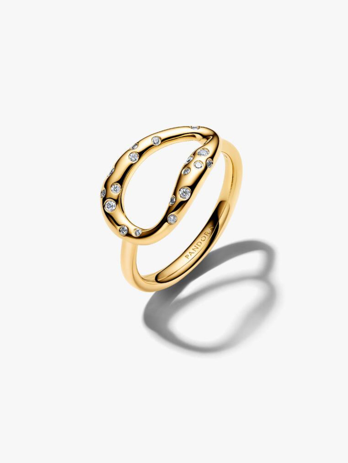 Anello Ovale Linea Sinuosa con Pietre Luminose Pandora 164676C01