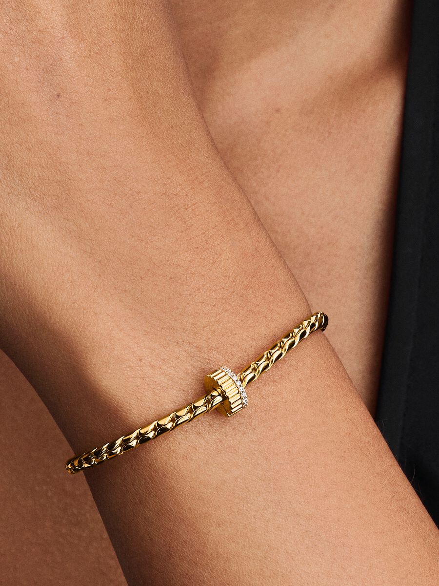 Clip Rigata con Pietre Placcatura in Oro 14k Pandora 764078C01