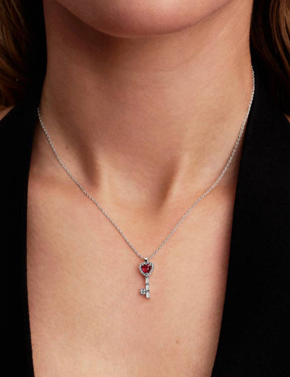 Collana Chiave con Cuore Rosso
Argento Sterling 925 Pandora 394392C01-45