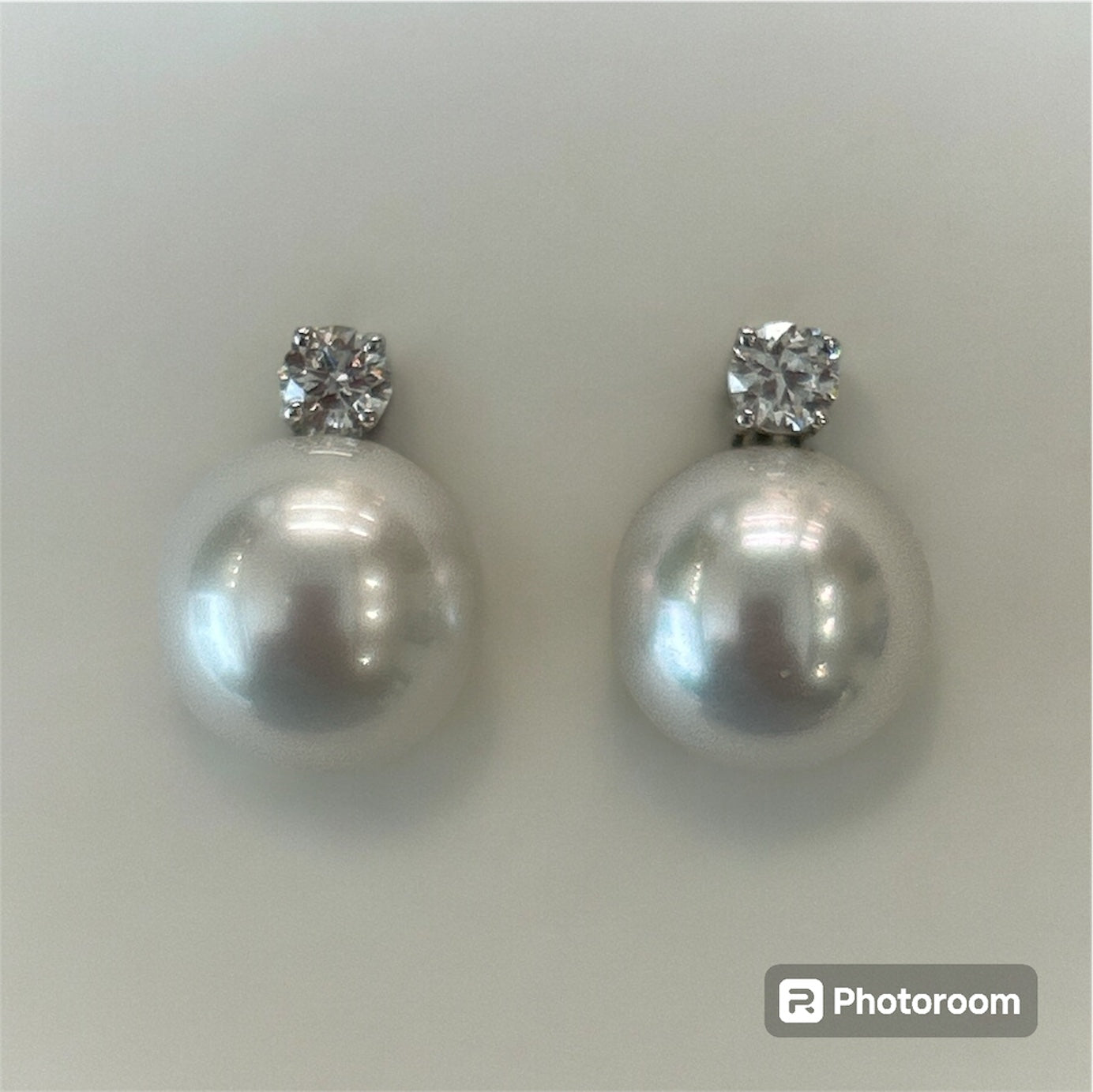 Light Point Pearl Earrings in 18 Kt White Gold and Diamond Crivelli 234-5655-12