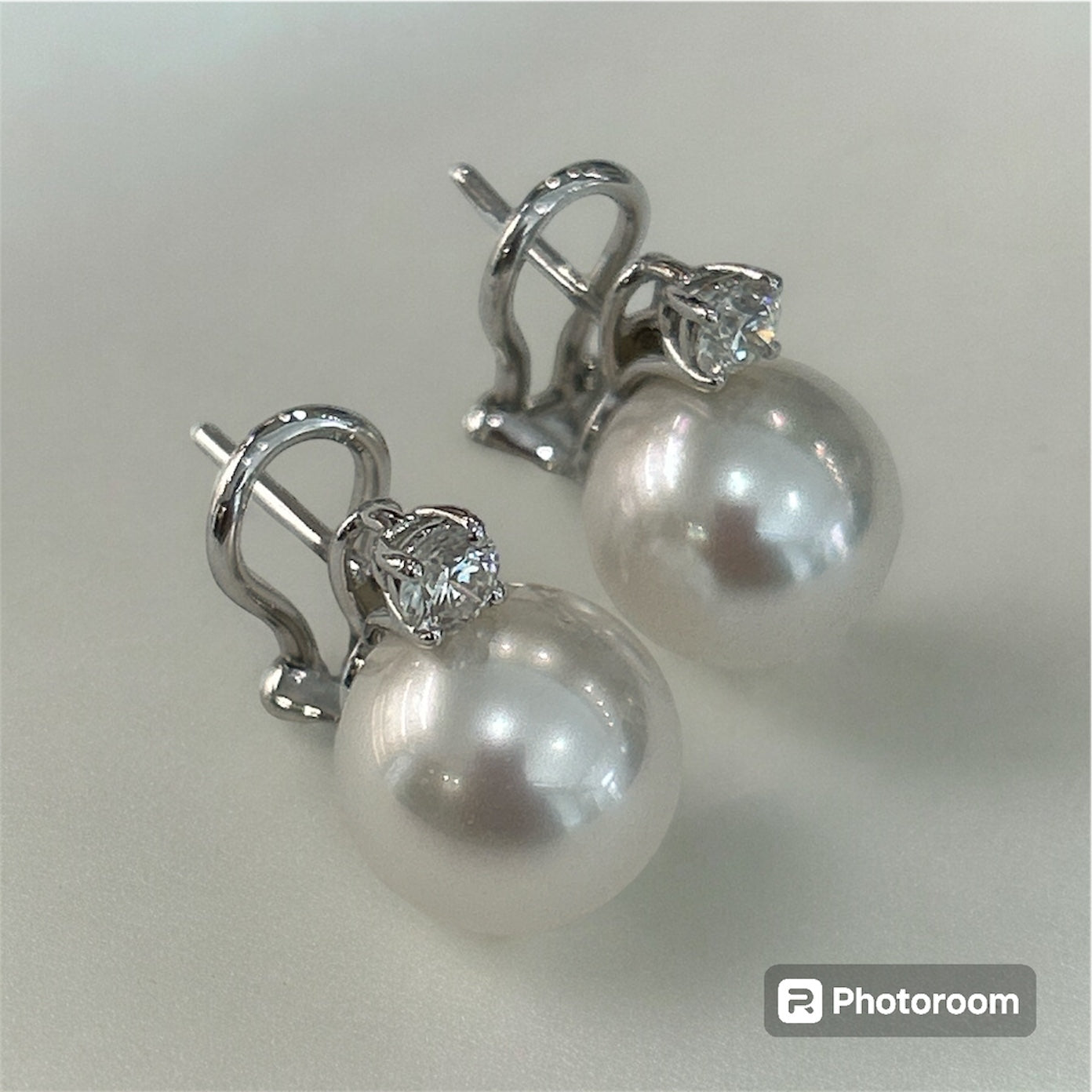 Light Point Pearl Earrings in 18 Kt White Gold and Diamond Crivelli 234-5655-12