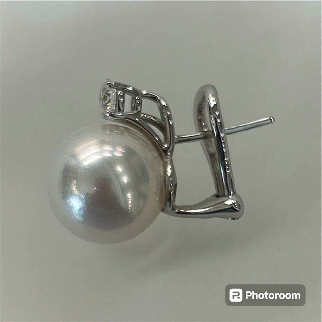 Light Point Pearl Earrings in 18 Kt White Gold and Diamond Crivelli 234-5655-12