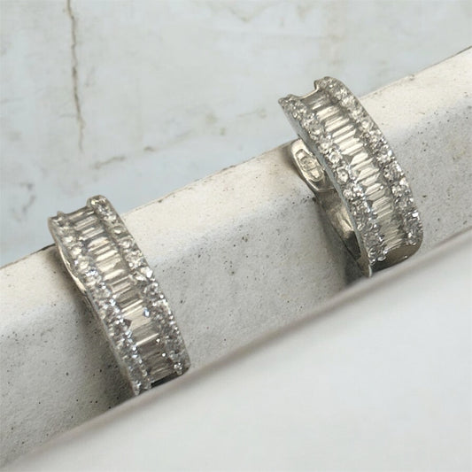 Orecchini Oro Bianco 18 KT E Diamanti Baguette Crivelli 320-E1485